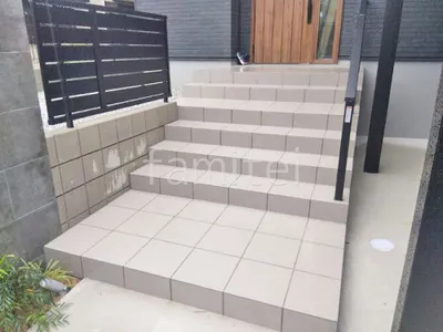 玄関アプローチ 床タイル貼り 新井窯業 パークウェイ