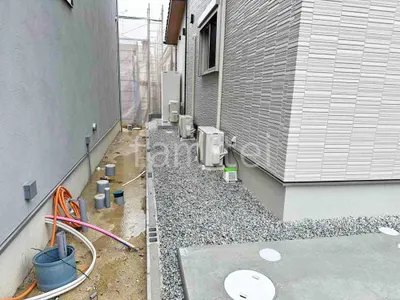 犬走り 防犯砂利敷き バラス砕石 防草シート加工