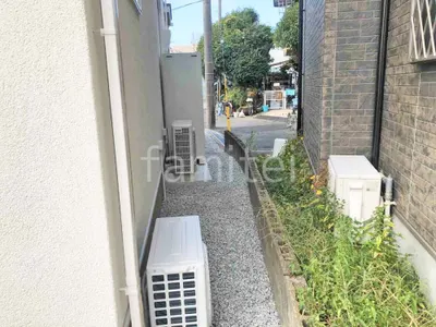 犬走り 防犯砂利敷き バラス砕石 防草シート加工