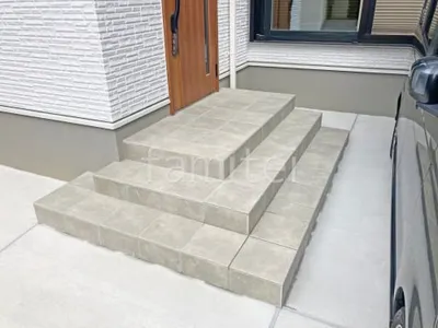 玄関アプローチ階段 床タイル貼り LIXIL パセオ