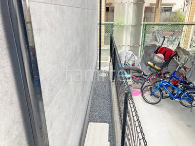 犬走り 防犯砂利敷き バラス砕石 防草シート加工