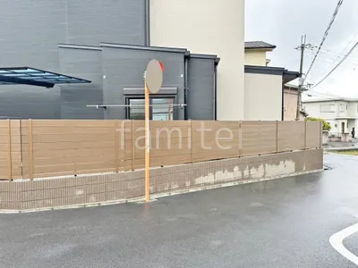 ブロック塀 （化粧ブロック） ユニソン ジャスティ  人工木・樹脂 フェンス（木調） グローベン プラドone 目隠し 木調・ラティス 樹脂