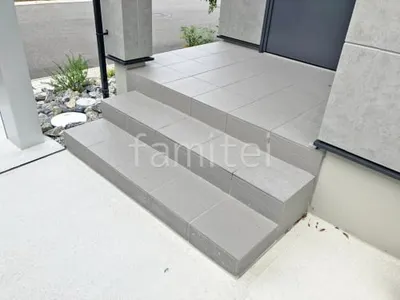 玄関アプローチ階段 床タイル貼り 新井窯業 アンバサダー