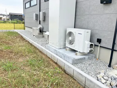 犬走り 防犯砂利敷き バラス砕石 防草シート加工