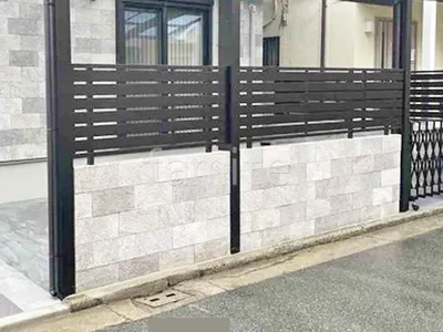 壁タイル張り  LIXIL ストーンタイプコレクション  アルミ形材 フェンス YKKAP シンプレオYS3型 横スリット 目隠し