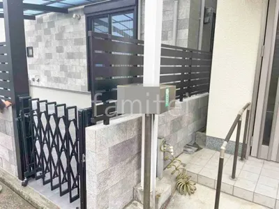 壁タイル張り  LIXIL ストーンタイプコレクション  アルミ形材 フェンス YKKAP シンプレオYS3型 横スリット 目隠し