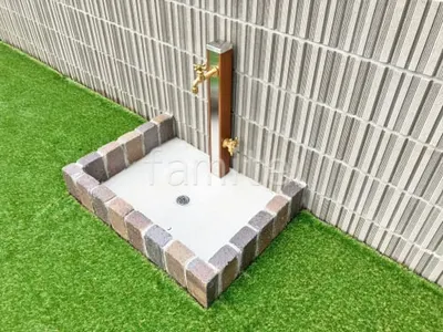 立水栓 ユニソン スプレスタンド70 蛇口2個 レンガ囲い水受け(パン) 土間モルタル仕上げ 洗い場