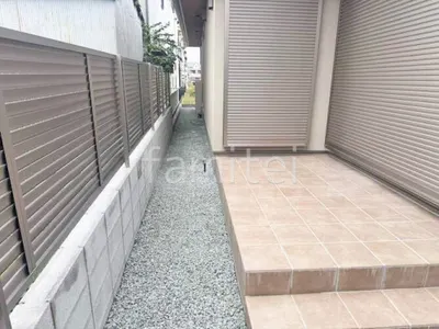 犬走り 防犯砂利敷き バラス砕石 防草シート加工