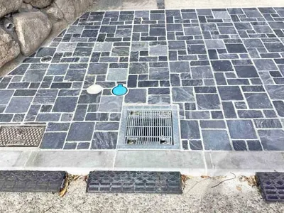 床石貼り 東洋石創 エボニークォーツ