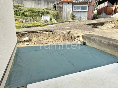 防草シート敷き