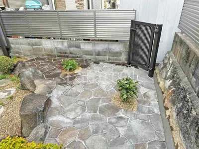 床石貼り 乱形石 諏訪鉄平石