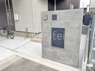 モダン門柱 壁タイル貼り タカショー セラレバンテ 宅配ボックス ユニソン ヴィコDB100