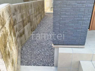 犬走り 防犯砂利敷き バラス砕石 防草シート加工