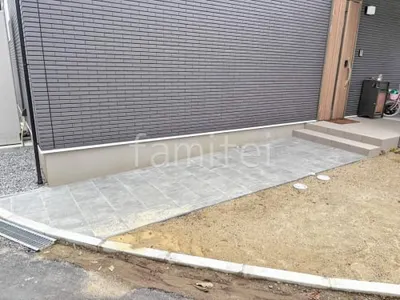 玄関アプローチ 床タイル貼り タカショー セラレバンテ