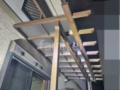 １階テラス屋根 （雨除け） YKKAP フル木製調 サザンテラス パーゴラタイプ フラット屋根 スタンダード 壁付