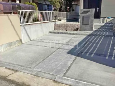 玄関アプローチ 床タイル貼り LIXIL パセオ