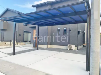 本体色 カームブラック 屋根色 アースブルー(マット調)