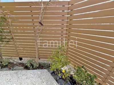 人工木・樹脂 フェンス（木調） グローベン プラドplus 高尺タイプ 目隠し 木調・ラティス 樹脂