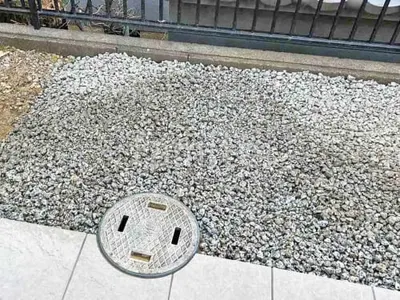 防犯砂利敷き バラス砕石 防草シート加工