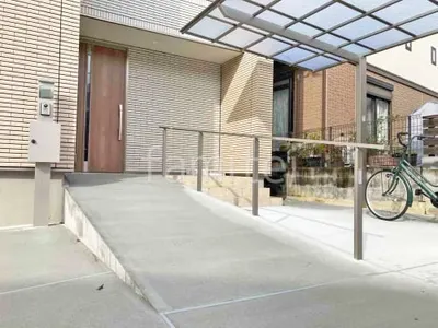 玄関アプローチ スロープ 手すり LIXIL アーキレール