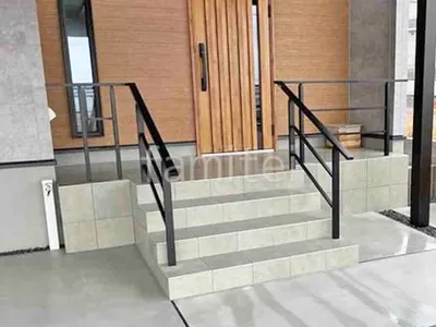 玄関アプローチ階段 床タイル貼り LIXIL パセオ 手すり アーキレール