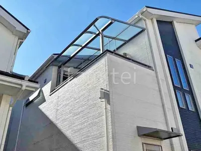２階ベランダ屋根  YKKAP ソラリアR アール屋根 スタンダード 壁付
