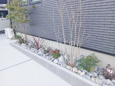 ロックガーデン 栗石敷き