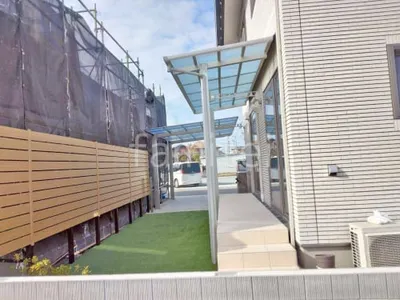 １階テラス屋根 （雨除け） YKKAP 独立式 レセパ Tタイプ フラット屋根 独立式 スタンダード タイルデッキ 壁1面  LIXIL グレイスランド ベーシック