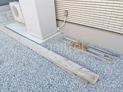 犬走り 防犯砂利敷き バラス砕石 防草シート加工