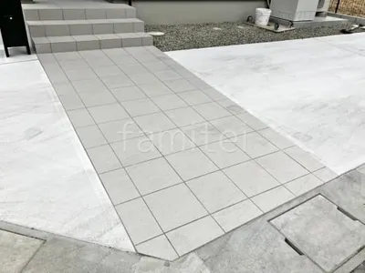 玄関アプローチ 床タイル貼り 新井窯業 アンバサダーII