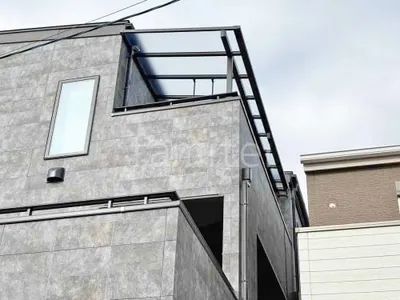 ３階ベランダ屋根  LIXIL テラスVS F 積雪30cm対応 フラット屋根 スタンダード 壁付