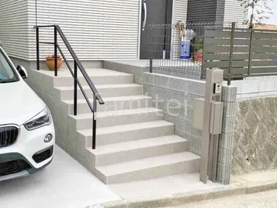 機能門柱 LIXIL アクシィ1型 パターン4 玄関アプローチ階段 床タイル貼り LIXIL グレイスランド 手すり アーキレール