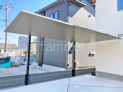 柱色 ブラック 屋根色 シャイングレーF