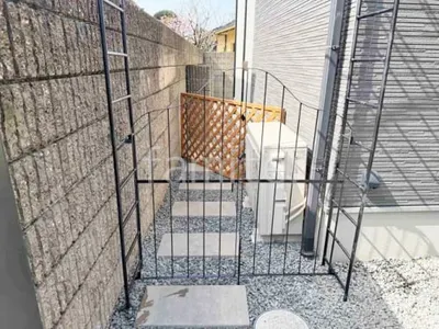 門扉付きアーチ