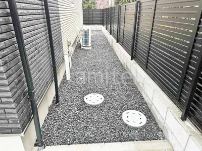 犬走り 防犯砂利敷き バラス砕石 防草シート加工