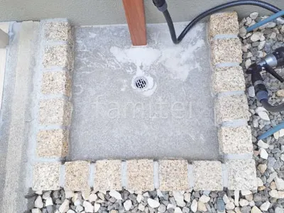 ピンコロ囲い水受け(パン) 土間モルタル仕上げ 洗い場