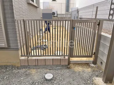 アルミ形材 フェンス LIXIL AB TR3型 縦格子3  片開き 門扉 LIXIL AB TR3型 太たて桟  ブロック塀 （化粧ブロック） ユニソン シャモティ 