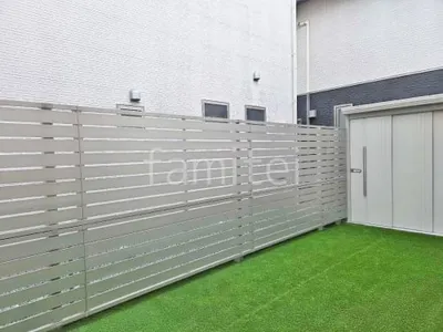 アルミ形材 フェンス YKKAP シンプレオYS2型 横スリット 2段支柱 目隠し