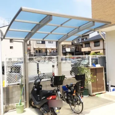 サイクルポートで自転車も雨除け☆