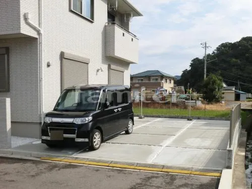 車庫土間コンクリート 化粧砂利目地