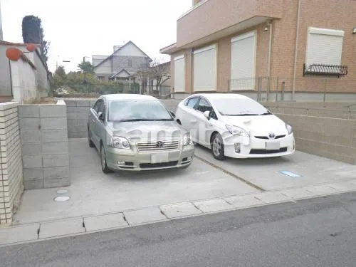 駐車場ガレージ 土間コンクリート 錆砂利目地