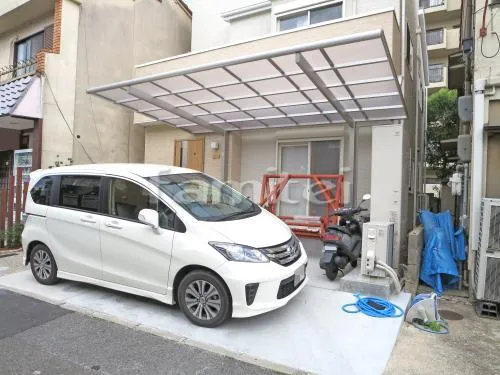 ガレージまわり 駐車場屋根 土間コンクリート