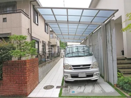 ガレージまわり 駐車場屋根 土間コンクリート