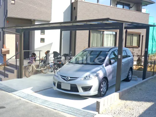 ガレージまわり 駐車場屋根 土間コンクリート