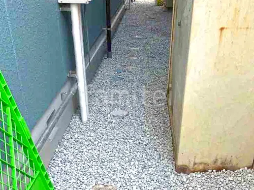 犬走り 防犯砂利敷き バラス砕石 防草シート加工