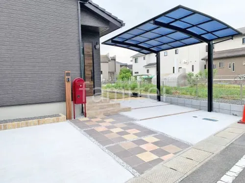 玄関アプローチ 床タイル貼り LIXIL パセオ