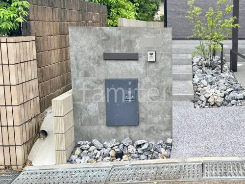 モダン門柱 壁タイル貼り タカショー セラレバンテ 郵便受けポスト YKKAP エクステリアポストG3型 宅配ボックス Panasonic コンボミドル