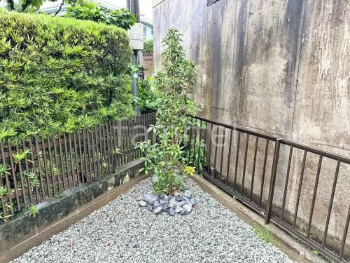 シンボルツリー キンモクセイ ロックガーデン 栗石敷き