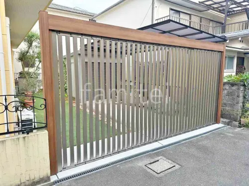 横引きシャッター2台ワイド  三協アルミ 木製調ライアーレ2型 