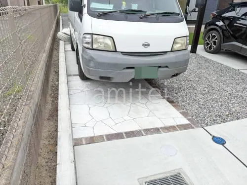 玄関アプローチ 床石貼り 乱形石 石英岩